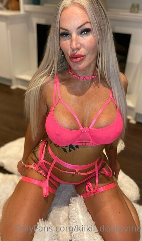 a v a james88 model nude picture