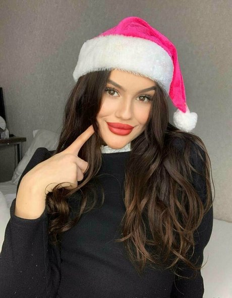 mashakiss art actress gallery