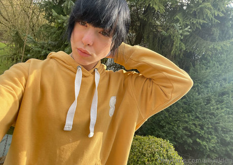 allyalden exclusive model photo