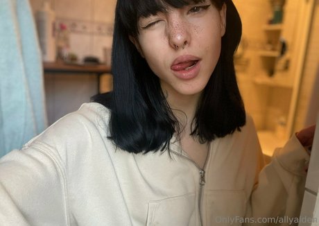 allyalden pornstar pic