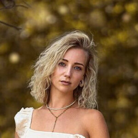 Sandra Amalia star erotic pic