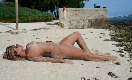 Anaakiva model nice galleries