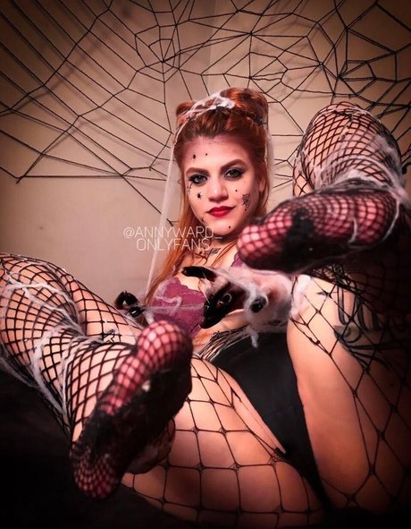 Anny Ward erotic pornstar img