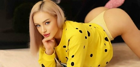 blonde anna model beautiful pic