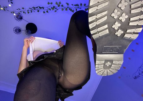 Kira Sin nude star galleries