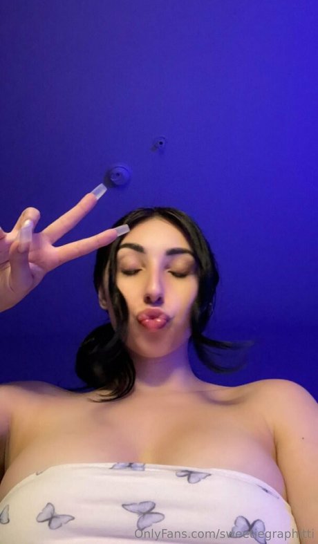 sweetiegraphitti star top photo