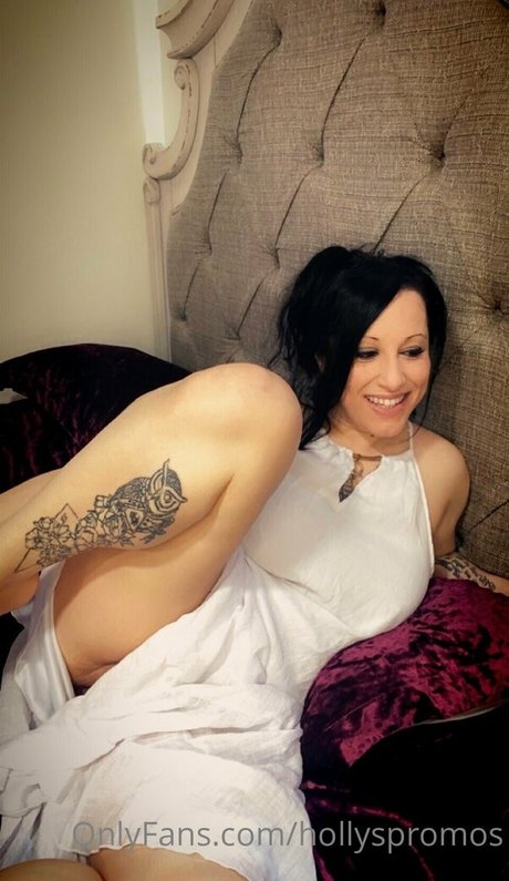 hollyfree model nice image