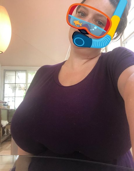 Stella R Galaxy star naked images