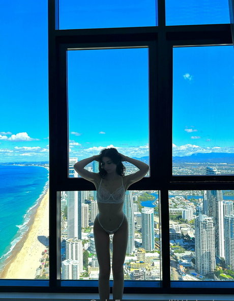 Littleleahxo nude model photos