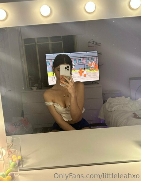 Littleleahxo naked star img