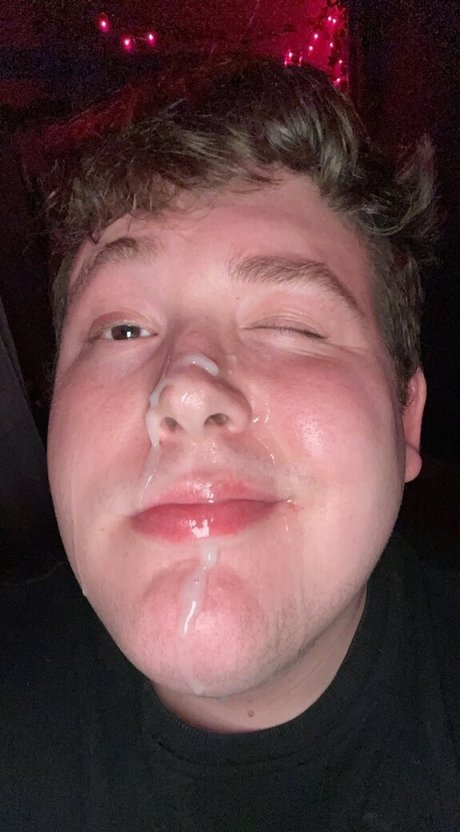 chubbysucker nude star pictures