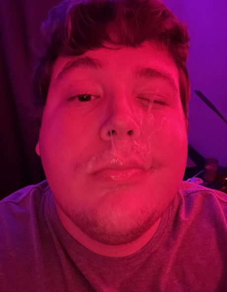 chubbysucker pretty pornstar image