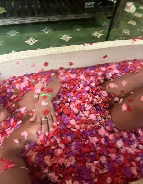 saucytitsbali nudes actress image