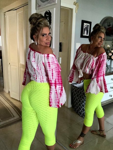 hottotrottotsfree perfect model images