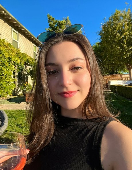 Girth Brooks naked star img