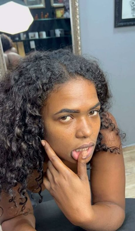 Su Cavalari model high quality pictures