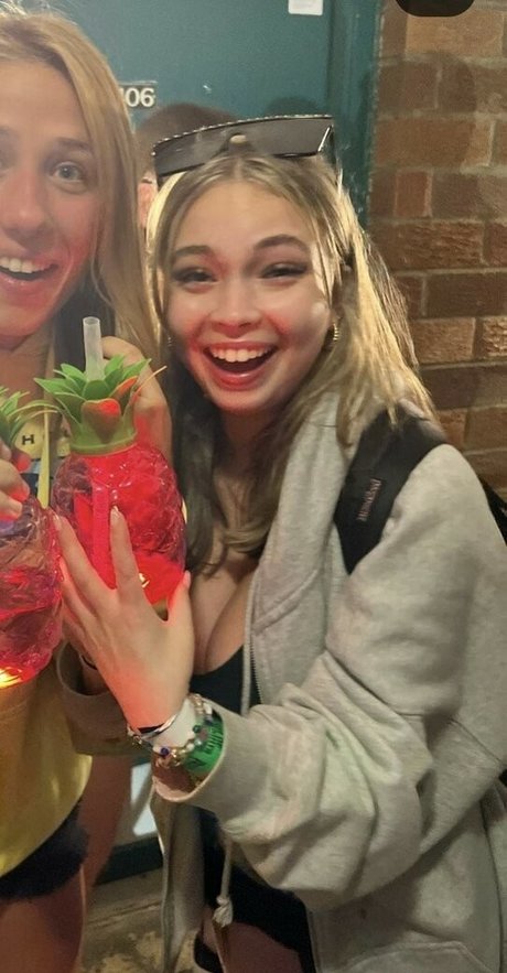 ilinamcqueen exclusive star photos