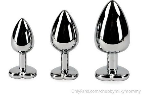 chubbymilkymommy sexy model photo