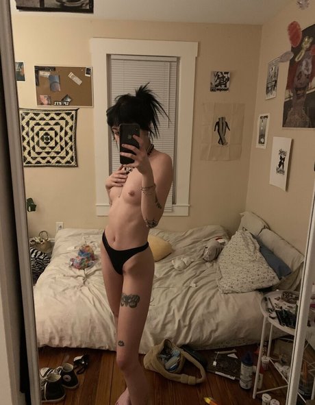 bunniegutzz star nudes pic
