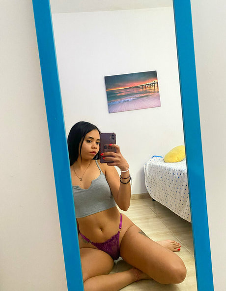 stefaniaqos model perfect image