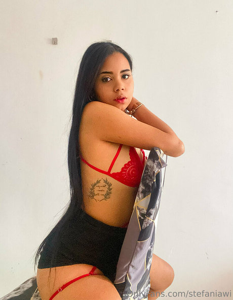 stefaniaqos best model images