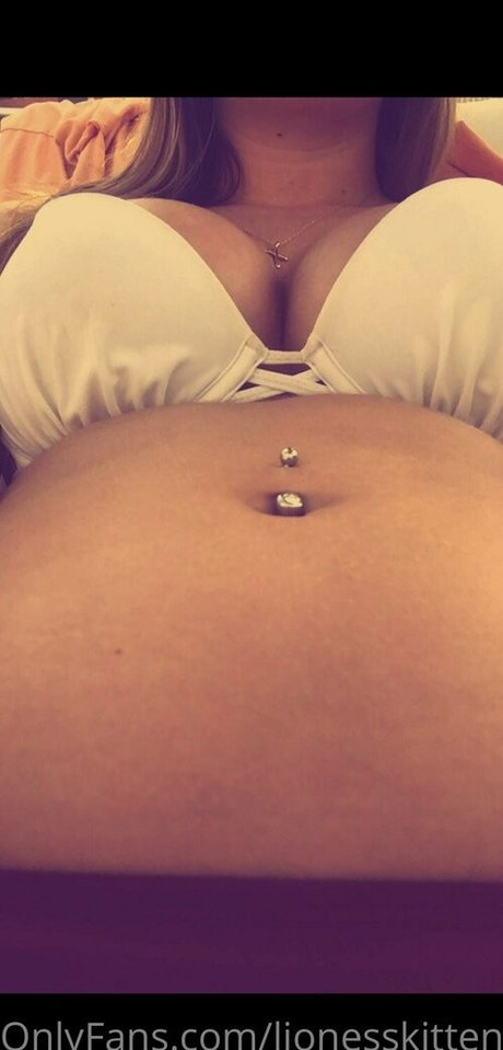 lionesskitten model perfect photo