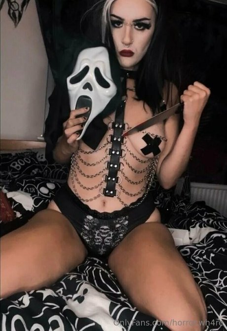 horror wh4re nude star galleries