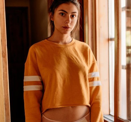 Manuela Velez hd actress picture