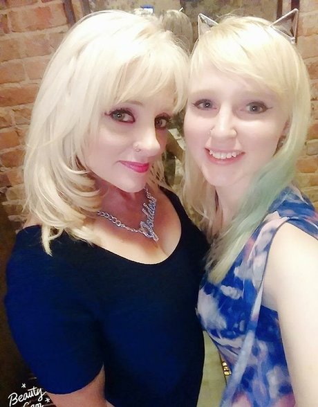 VenusMVP art model photo