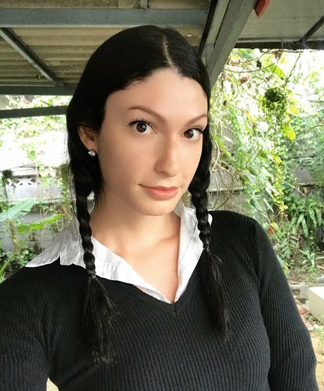 Kimberly Apasara Thomas hd actress pics