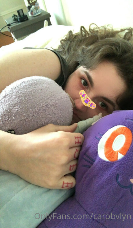 carobvlyn free star image