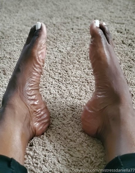 mistressdaniella77 model naked images