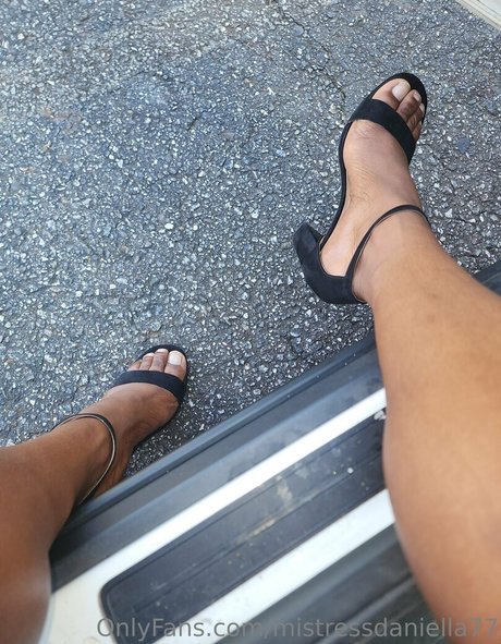mistressdaniella77 erotic star img