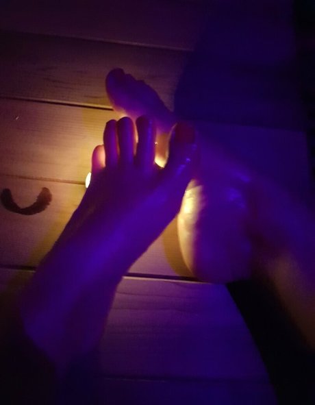 babylunafoot1 pornstar photo