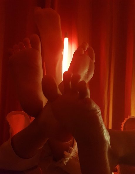 babylunafoot1 nude pornstar image