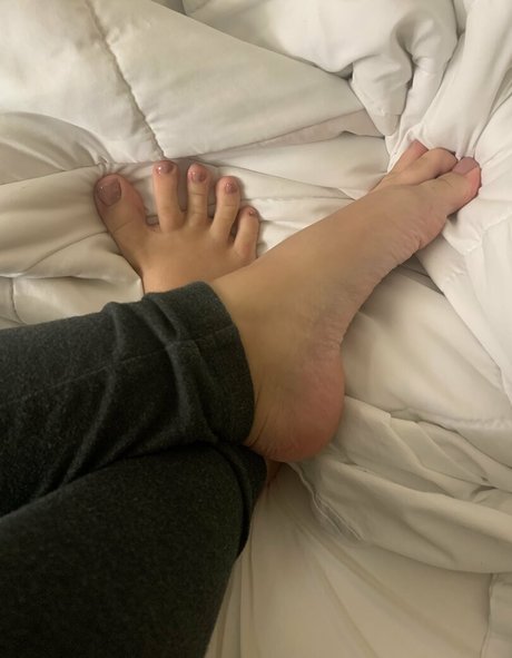 kenziessmallfeet exclusive star pic