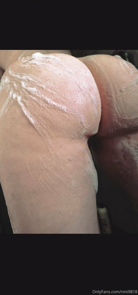 nini9818 porn model picture