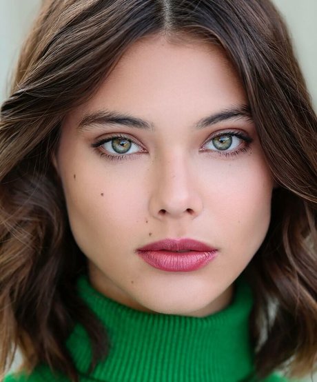 Laneya Grace star hot image