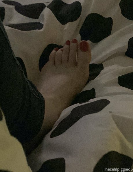 theselilpiggie6 star sexy image