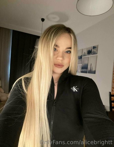 april007free naked model gallery