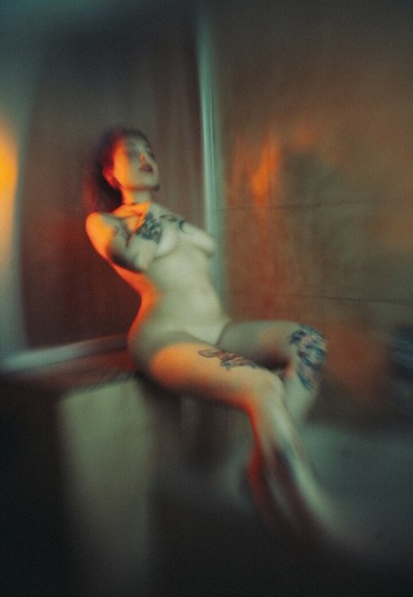 Satanbanans pornographic model pic