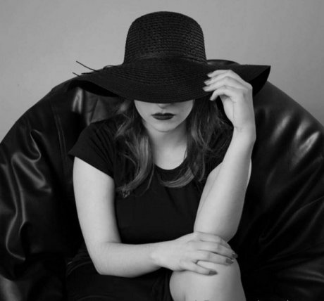 naughty us model art img