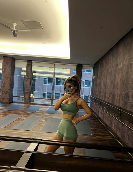 Milana Adamian star art photos