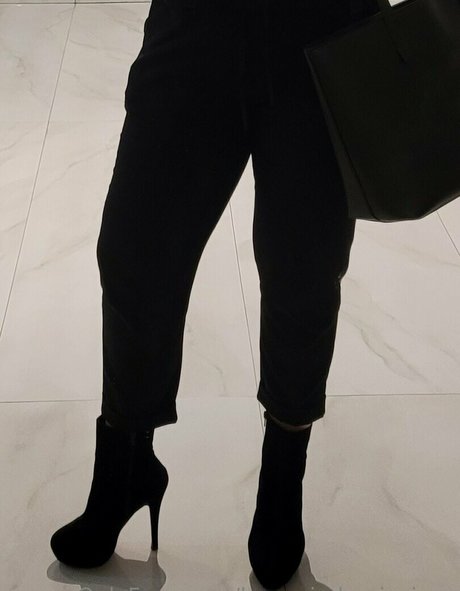 lamagiademispiesx pornstar art pic