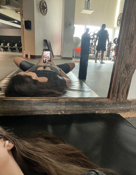 Funtikingym naked model archive