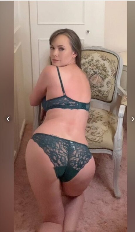 Bathtimebetty sexy actress pics