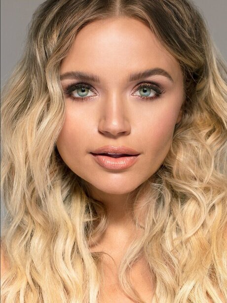 Veronika Dash star erotic gallery