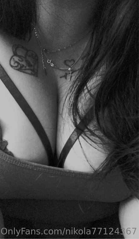 nikola77124367 pretty actress pic