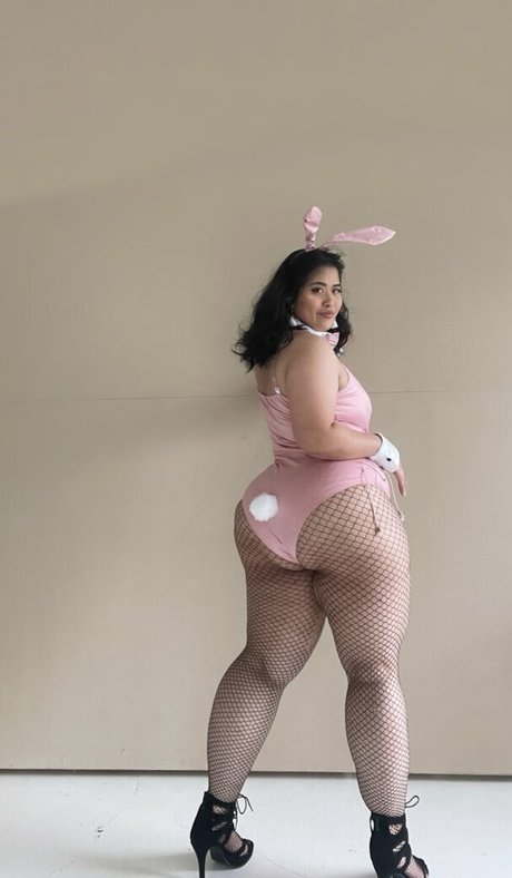 BellaBun Bo Bae model beautiful image