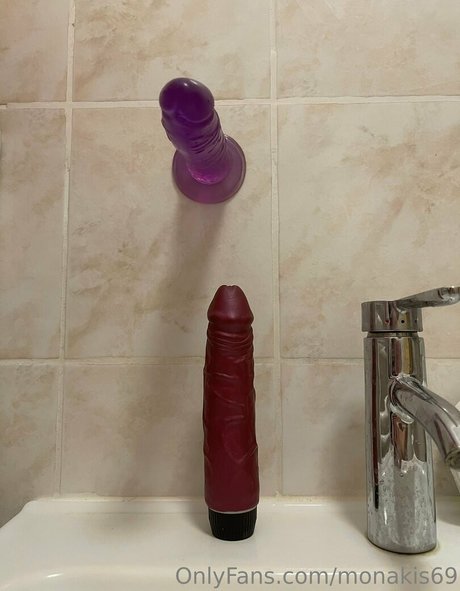 monakis69 porn model pics